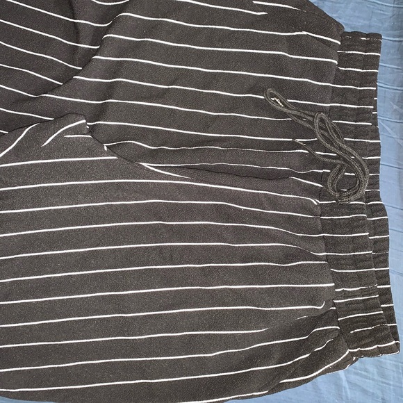 SHEIN Stretchy-fit material striped black and white pants! Very comfortable! - Picture 3 of 4